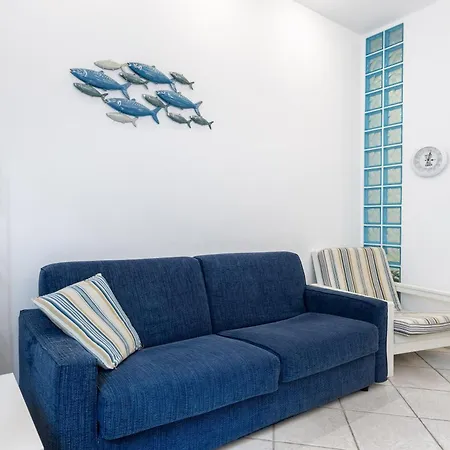 Apartment Hostdomus - Mariblu -with Private Parking Alassio