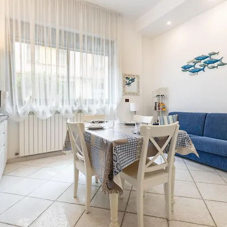 Apartment Hostdomus - Mariblu -with Private Parking Alassio