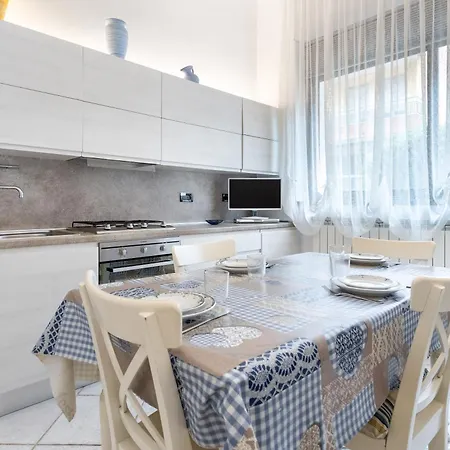 Hostdomus - Mariblu -with Private Parking * Alassio