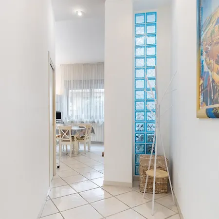 Apartment Hostdomus - Mariblu -with Private Parking