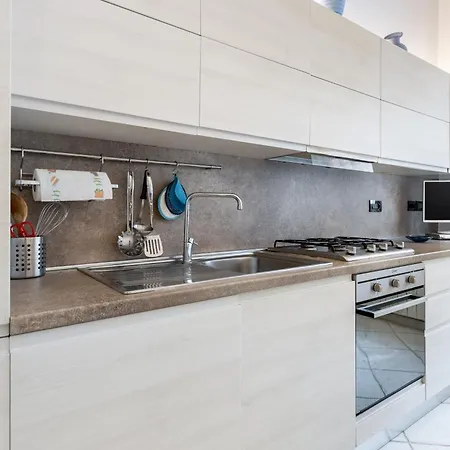 Apartment Hostdomus - Mariblu -with Private Parking Alassio