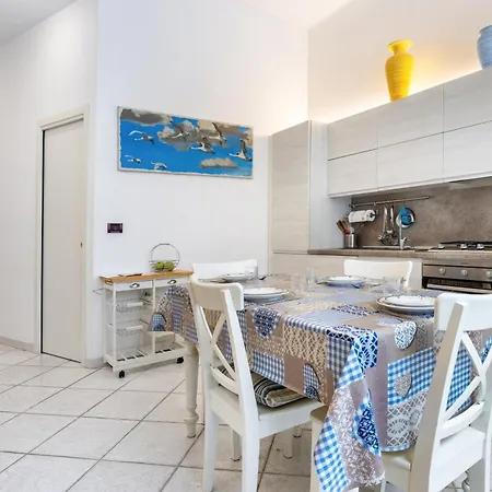 Hostdomus - Mariblu -with Private Parking *