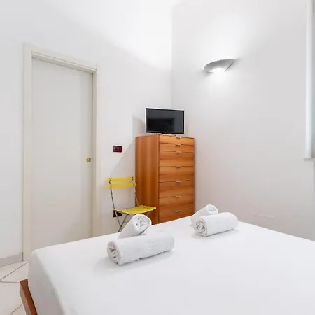 Hostdomus - Mariblu -with Private Parking Apartment *