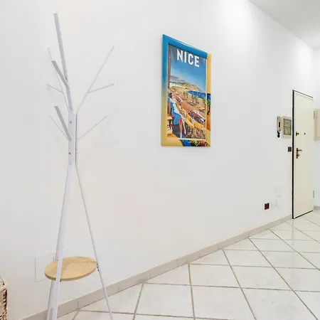 Hostdomus - Mariblu -with Private Parking Apartment *